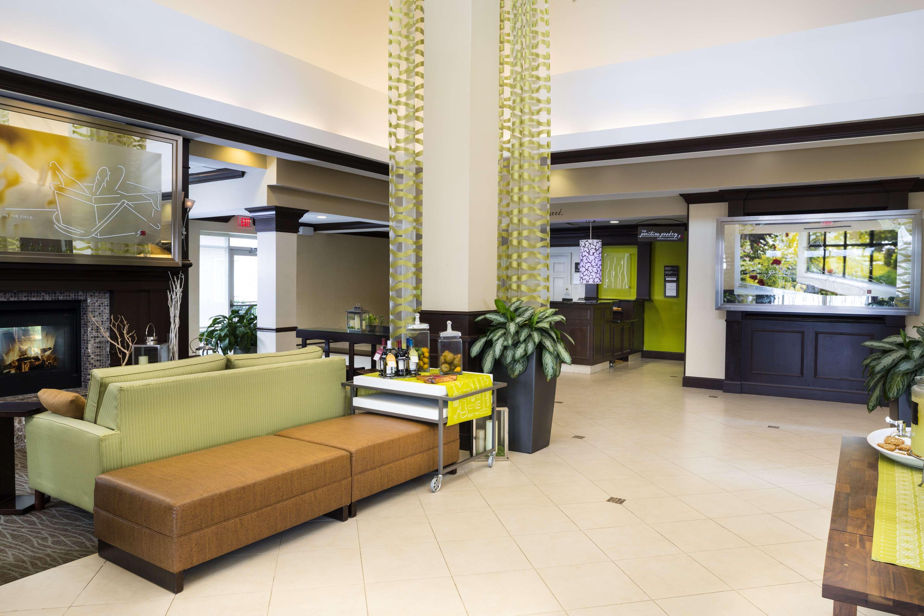 Hilton Garden Inn Hampton Coliseum Central Экстерьер фото