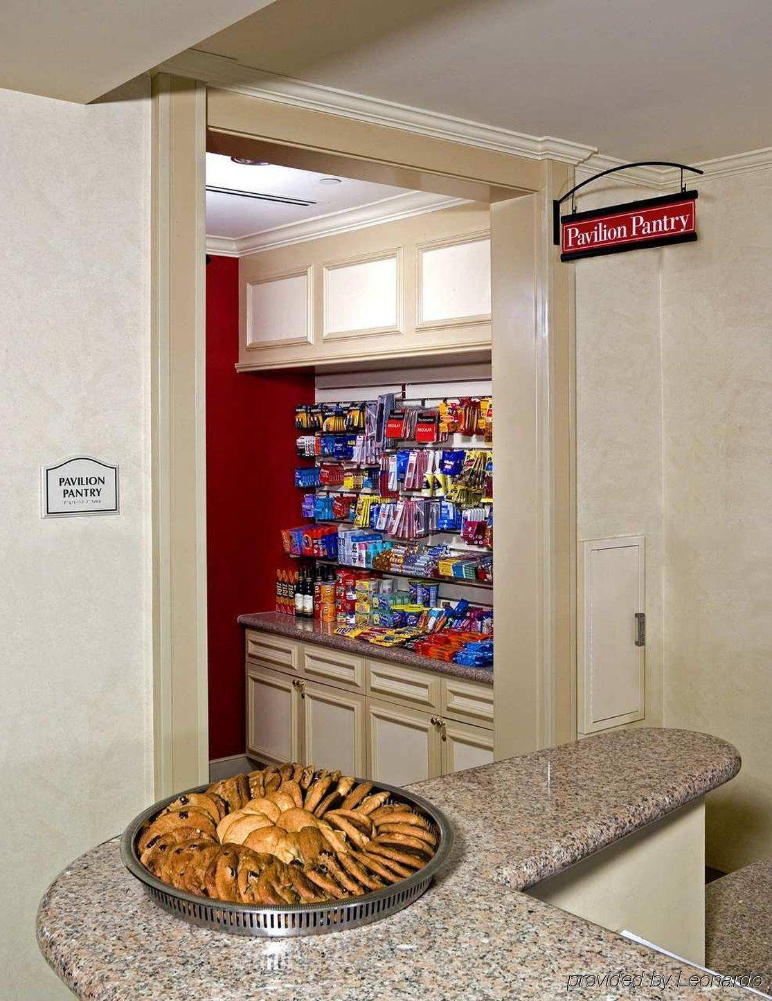 Hilton Garden Inn Hampton Coliseum Central Ресторан фото