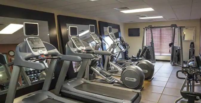 Hilton Garden Inn Hampton Coliseum Central Экстерьер фото
